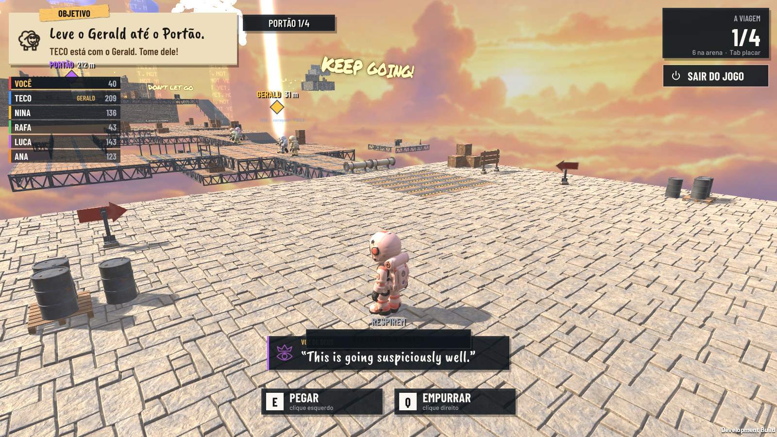 Gameplay: um personagem em pé num caminho de pedra acima das nuvens, com um cartão de objetivo escrito "Leve o Gerald até o Portão".